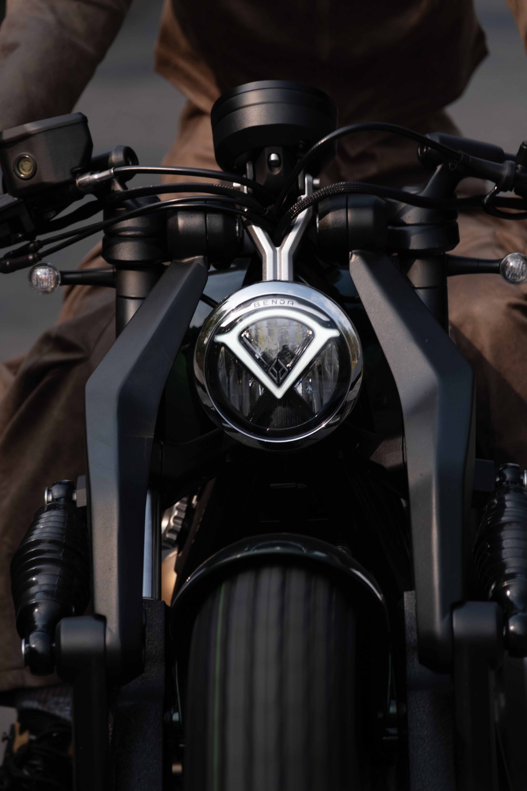 Benda Napoleon Bob 250 LED headlight